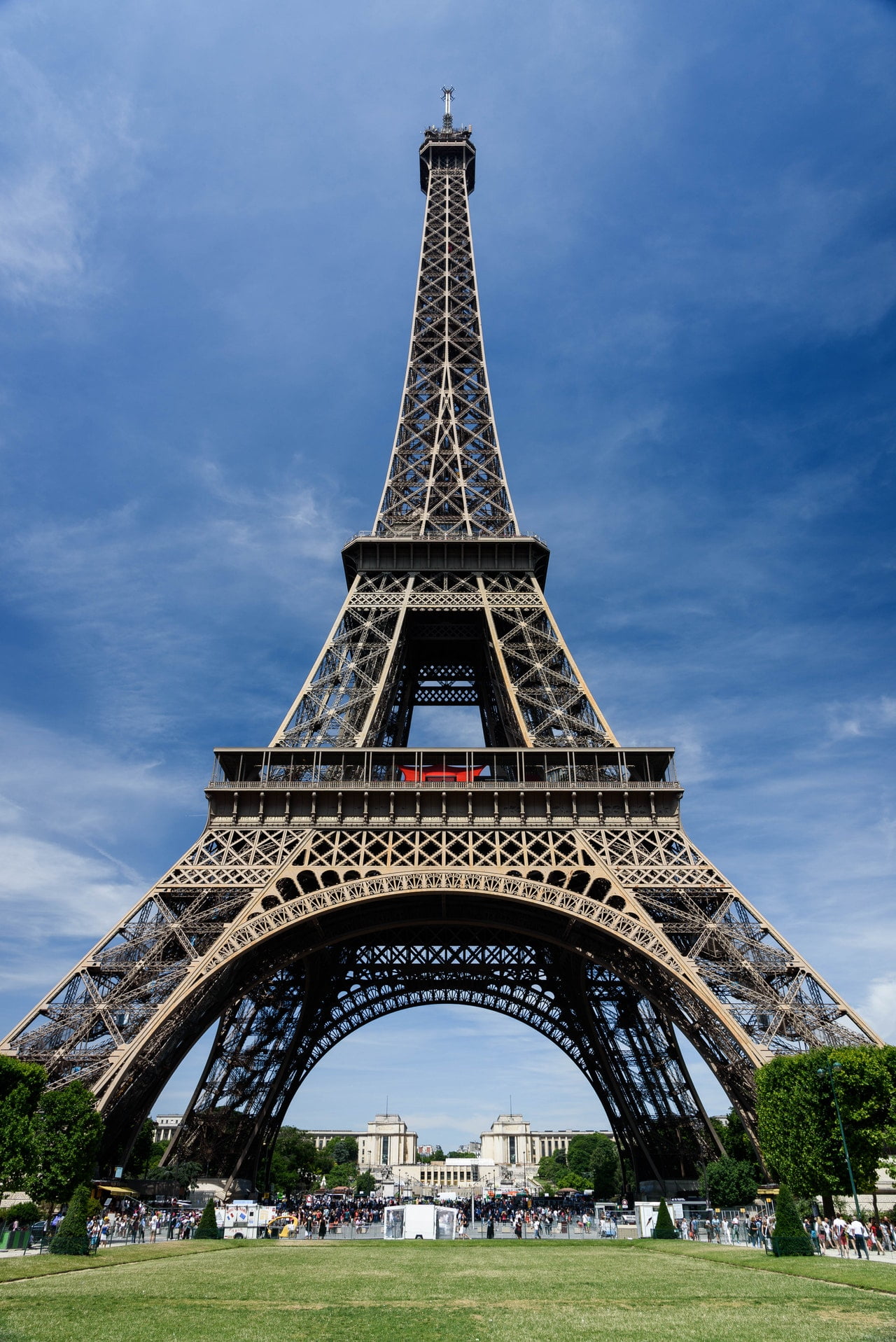 Eiffel Tower — French Language